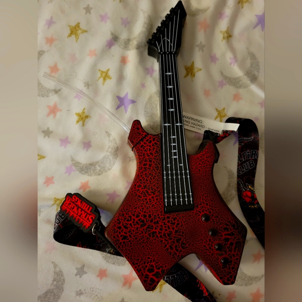 Stranger Things Eddie Munson Guitar Collectable Sipper